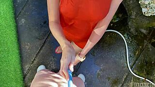 Dry vs Wet Fuck: I Cum on My Stepsister's Face - Elena Ross