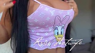 A vizinha peladinha te espera no melhor fan club