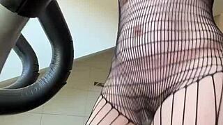 Brunette milf housewife turns athletic workout into seductive fetish session