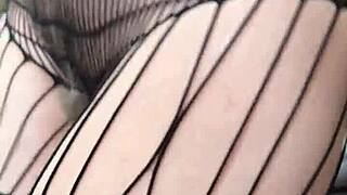 Brunette milf housewife turns athletic workout into seductive fetish session