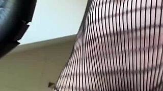 Brunette milf housewife turns athletic workout into seductive fetish session