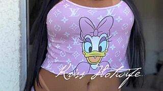 A vizinha peladinha te espera no melhor fan club