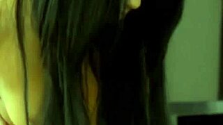 putinha se esfregando no macho e levando pau no cu