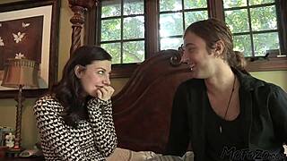 Blonde Mary receives a facial treatment at Mofozo.com