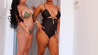 Bedste lesbiske orgasmer gnider fisse med sorte veninde tribbing saksning