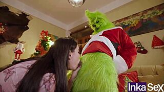 Grinch and Victoria Camargo mess up Christmas and fuck in the ass