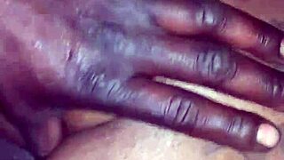 Обожавам татуирания си задник