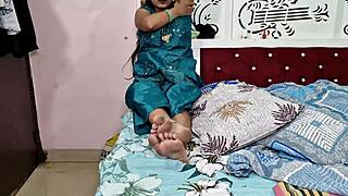 Delivery Boy Demos Condom Then Pounds Bhabhi Hard!