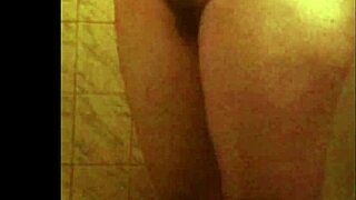 Spying ebony babe's perfect ass in shower 😏