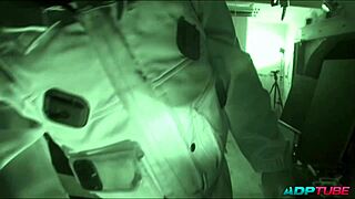 i'm in the dunjon with 2 coks, 2 pussys, and a harnis for ruff fun