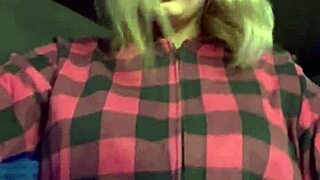 Nemůžu věřit, skoro mě vyhodili z posilovny, tak se vzrušili z mých tvrdých prsou poskakujících