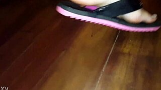 luh's feet captivate in intriguing displays