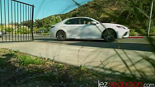 teen brunette alex coal tribbing with blonde milf alix lynx