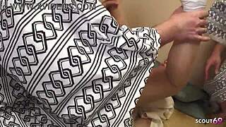 熟した日本の妻が夫と友達に誘惑され初めてMMF3P