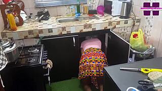 Africa Sex Ghana Maid and Big Cock Driver Please Subscribe to Red