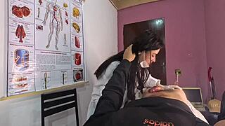 Ereção Inesperada Na Frente Da Enfermeira