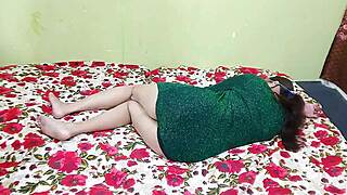 Pakistani bhabhi gets ass pounded by dever all night 😈