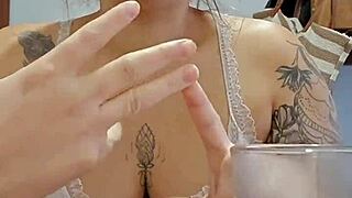 When I get horny, the light turns on 😏💡