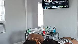 2 twitter baddies drippinvelvet & princess hayze giving gaktrizzy some head after an orgy