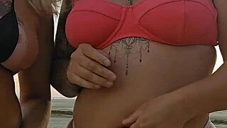 Procurando Macho Na Praia Pra Soca Bem Gostoso Na Gente - Encontramos Um Virgem