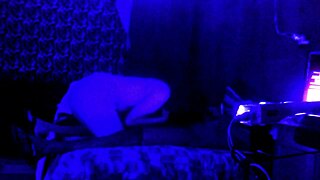 Me gusta tragarme la polla de mi cuñado en las noches