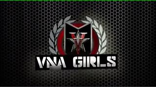 Hrám si s tlustým dildem v sólovém šukání show