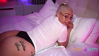 college babe jeyla spice rides itsthebeast dick instead of studying