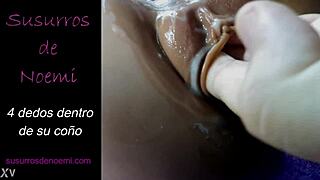 4 dedos dentro de su coño