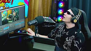 a ninfeta viamms avalia o mastro do ruan e deu uma boa nota ser� que ela gostou da rola dele - p�pum no barraco