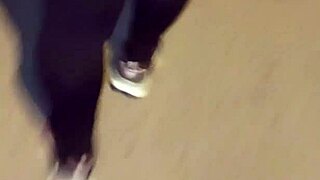 MADURA PUTA CALLEJERA FLASHING TANGA!