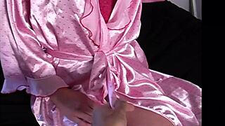 Amateur Teen 18+ Aspen Receives Assistance Fingering Her Pussy