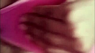 हॉर्नी कजिन मस्तुरबेशन रिकॉर्ड कर मुझे भेजती