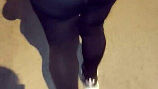 Wow, this mature big-ass babe flashes in transparent leggings outdoors!