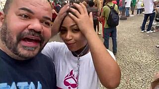 Passeando com garotas com coleiras no centro de Sao Paulo 😍