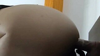 Amateur Amysexxx Masturbates With Dildo On Camera
