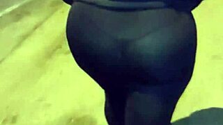 Wow, this mature big-ass babe flashes in transparent leggings outdoors!