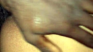 dominicana tetona dándome una paja y un oral