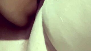 QUE RICO ES LAMER EL COÑO DE UNA MADURA EN EL GYM