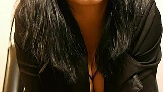 Milfycalla's foot fetish adventures for devoted slaves.