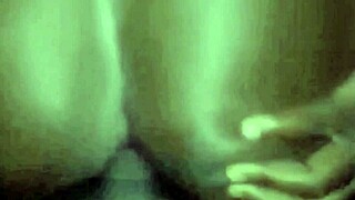 Dando o Cuzinho Virgem pro Amigo Roludo do Meu Marido