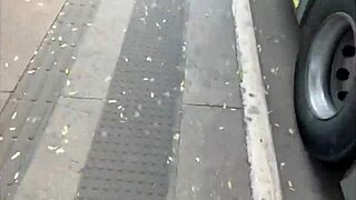 Passeando com garotas com coleiras no centro de Sao Paulo 😍