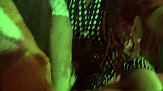 no me veas en esta facha asi le dije a mi jefe el dia que me pidio que me pusiera lenceria luego cambie de opinien y le mande algo super delicioso y excitante porno real casero