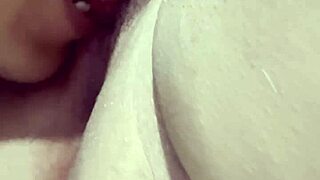 QUE RICO ES LAMER EL COÑO DE UNA MADURA EN EL GYM