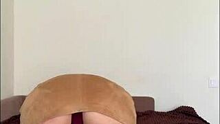 Wow! Hot Babe Cassiemua Fingers Herself With BDSM Touch!