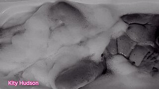 kity hudson bath and a toy