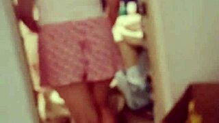 Auroraestelar pees and masturbates while bathing in shower