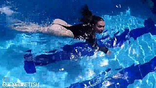 Jessica Bunny in latex body gets fucked underwater