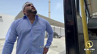 Peruana Pelirroja Folla Con El Cobrador De Combi Para No Pagar El Pasaje