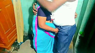 indian aunty room cleaning have a sex house woner