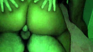 esposa cavalgando e mamando amigos do corno ele filmando, the cuckold watches his wife